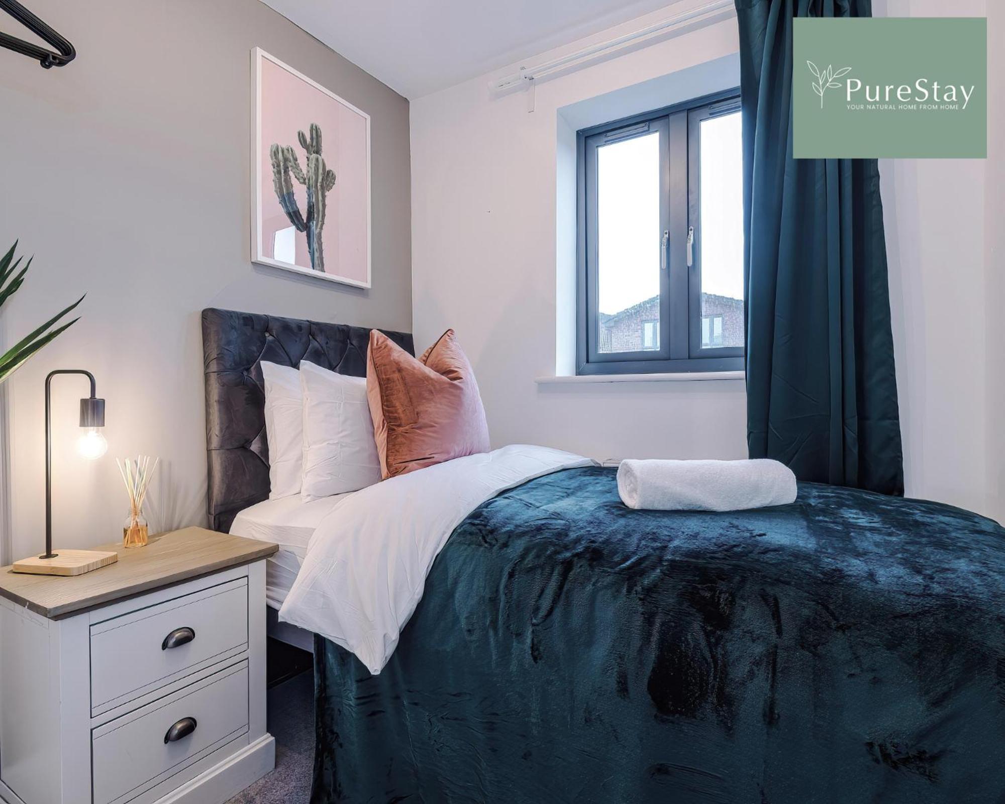 Stunning Five Bedroom Manchester House With Free Parking By Purestay Short Lets & Serviced Accommodation Bagian luar foto