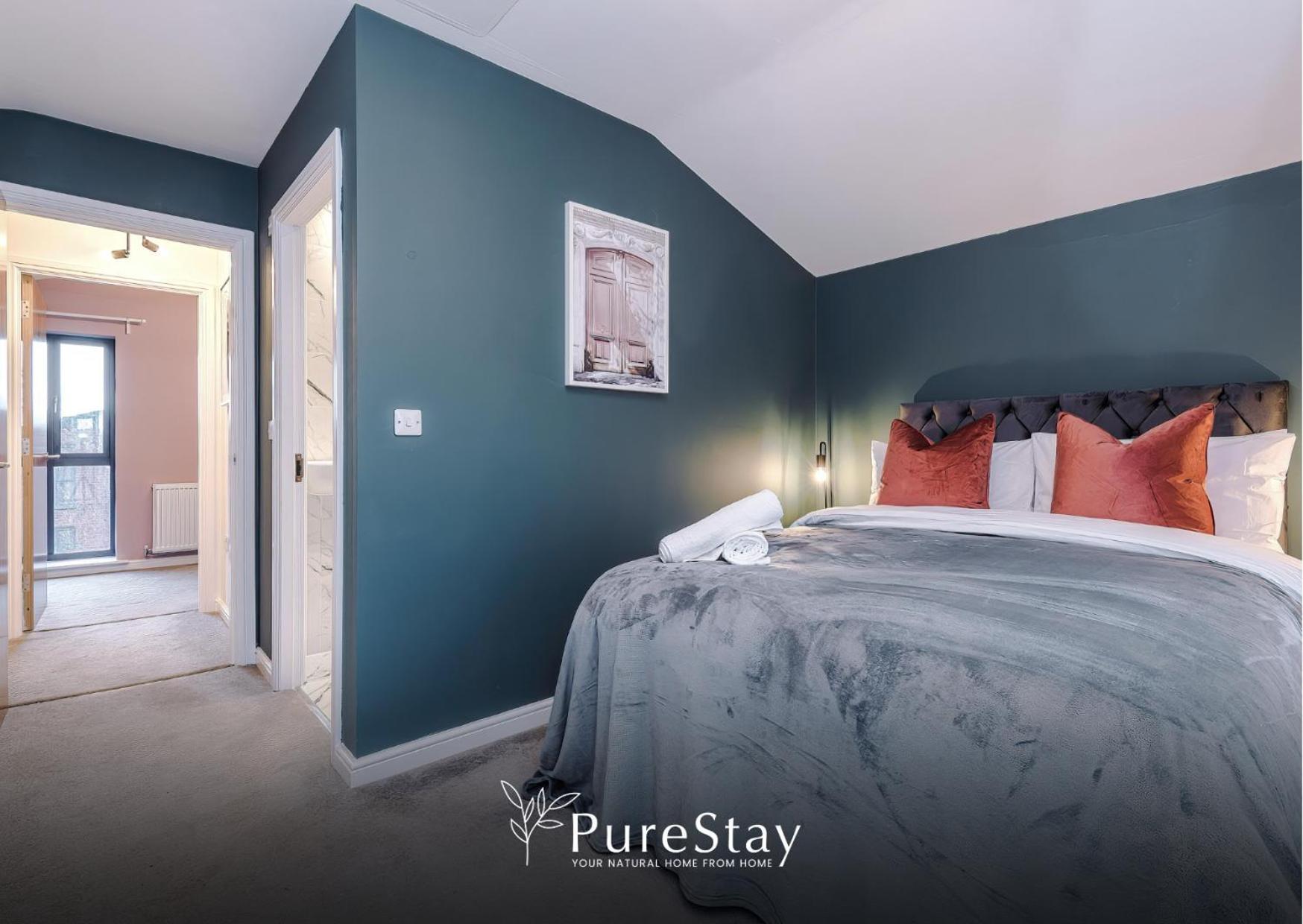 Stunning Five Bedroom Manchester House With Free Parking By Purestay Short Lets & Serviced Accommodation Bagian luar foto